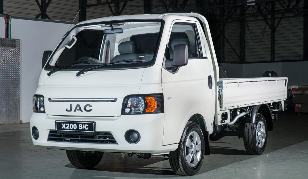 JAC adds 68 kW single cab X200 to the range