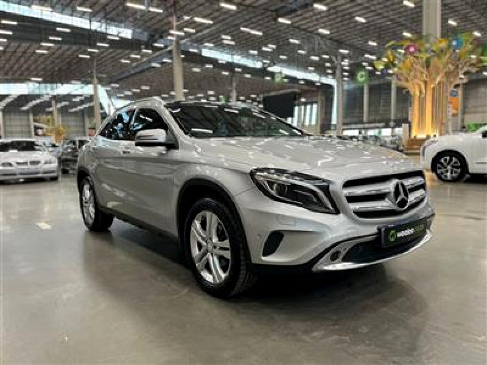 MERCEDES-BENZ GLA 200 CDI A/T