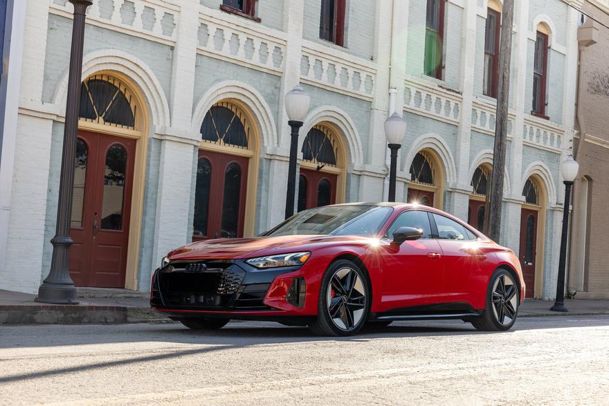 Audi e-Tron GT front three-quarter view static