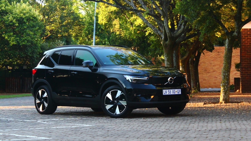 Front view of the new Volvo XC40 Recharge