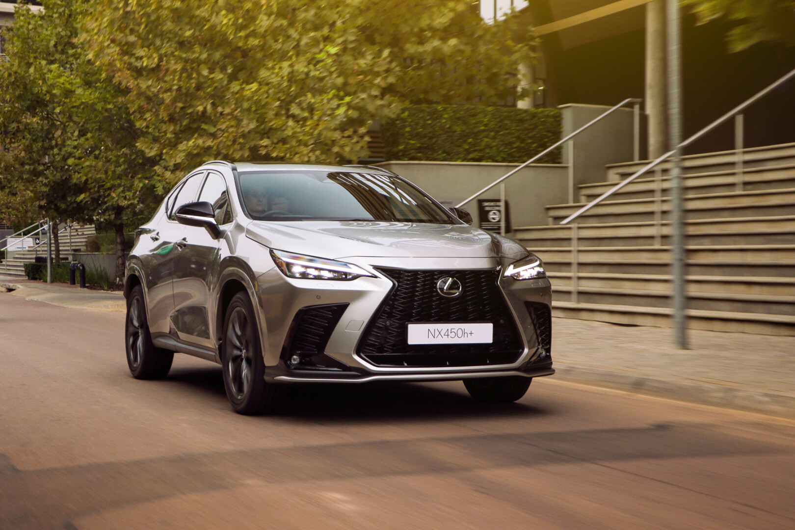 Lexus NX450 front view