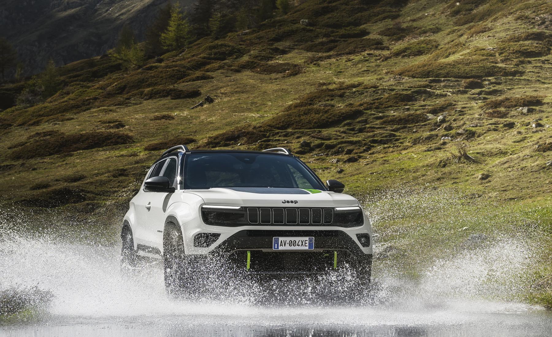 Jeep Avenger going through water splash