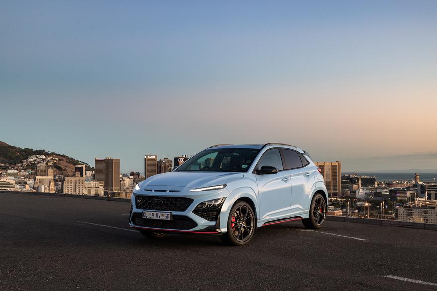 A Hyundai Kona on the Cape Town cityscape