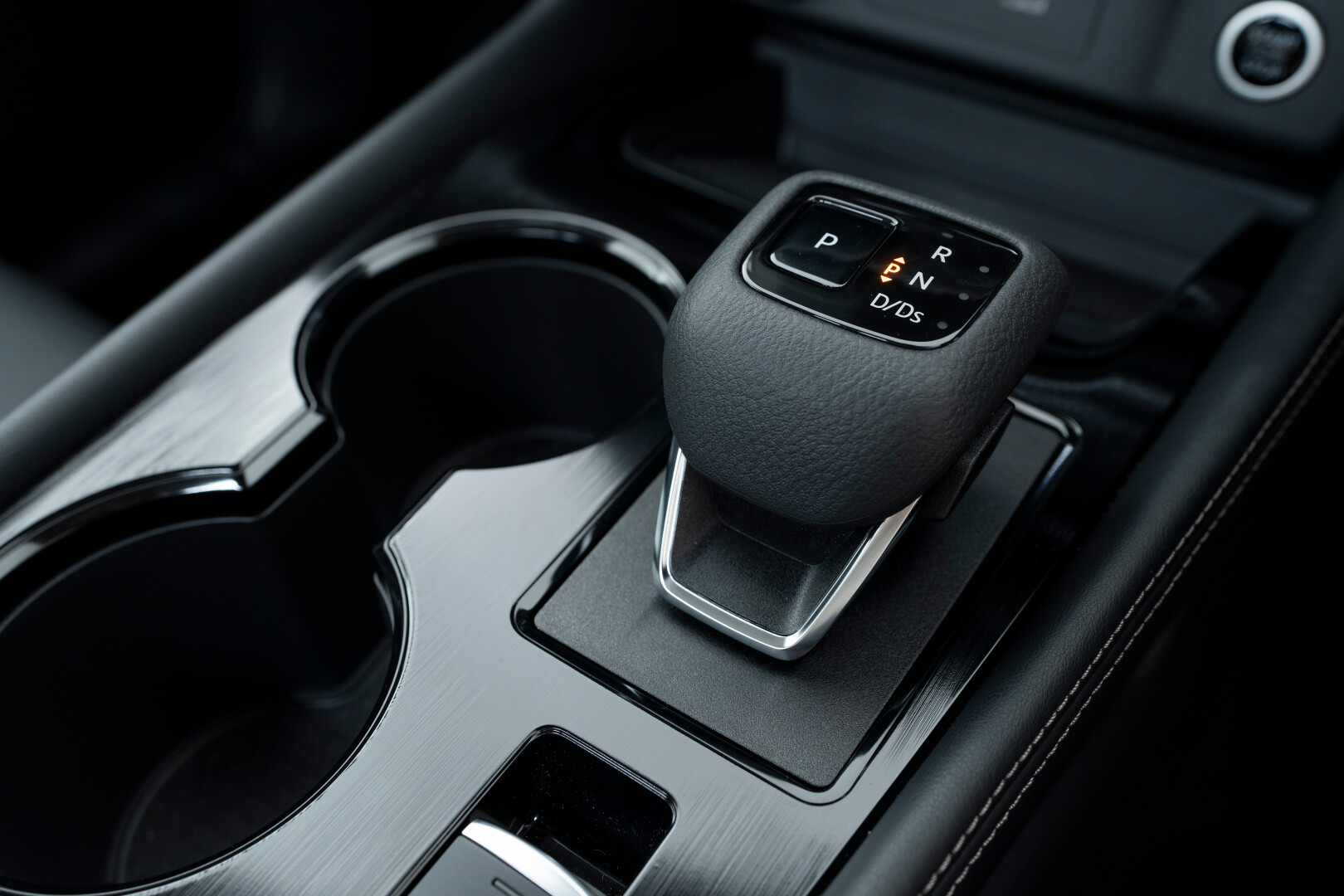 The Nissan X-Trail CVT gear knob