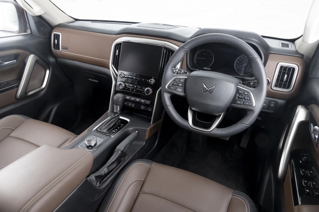 Black-and-brown trim with aluminium inserts give the Scorpio-N a pleasant interior ambience.