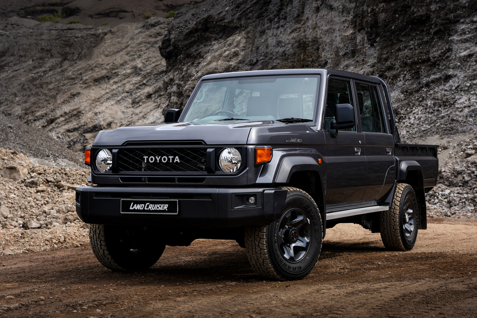 Land Cruiser 70 Series ick-up in a quarry