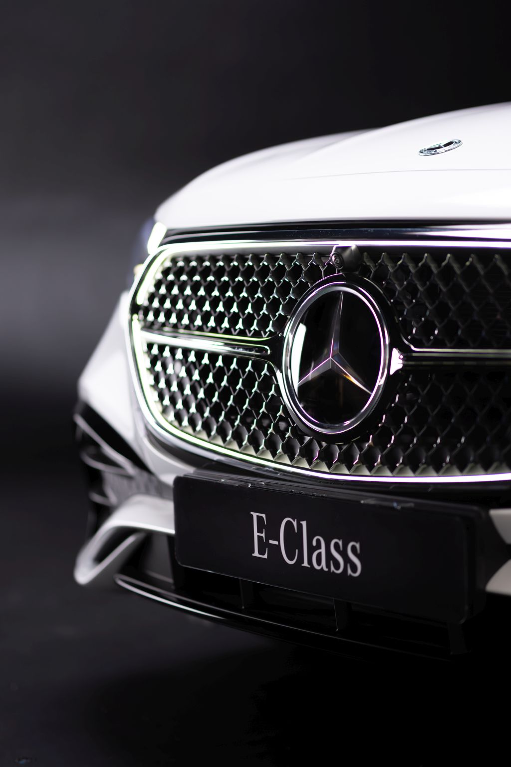 New E-class Mercedes-Benz Grill