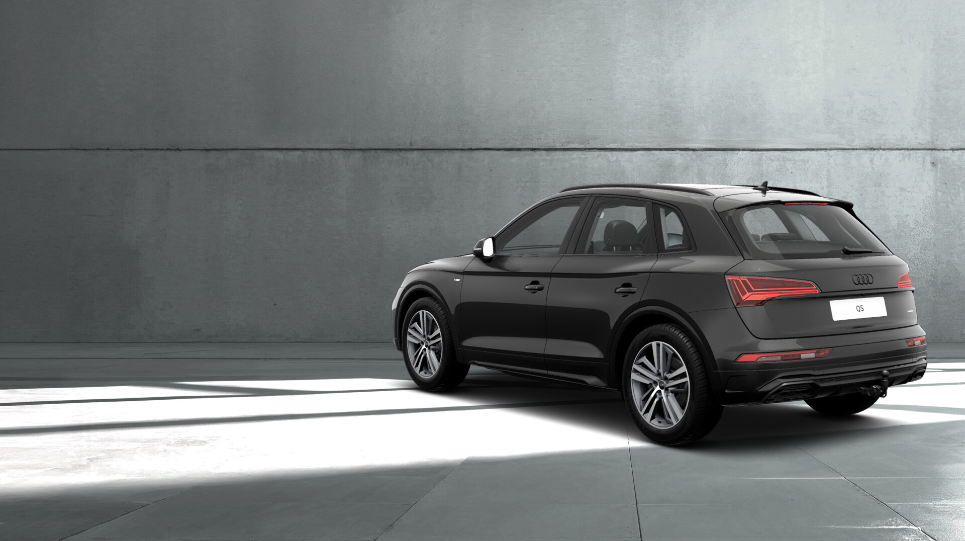 Audi Q5 Black Edition rear view