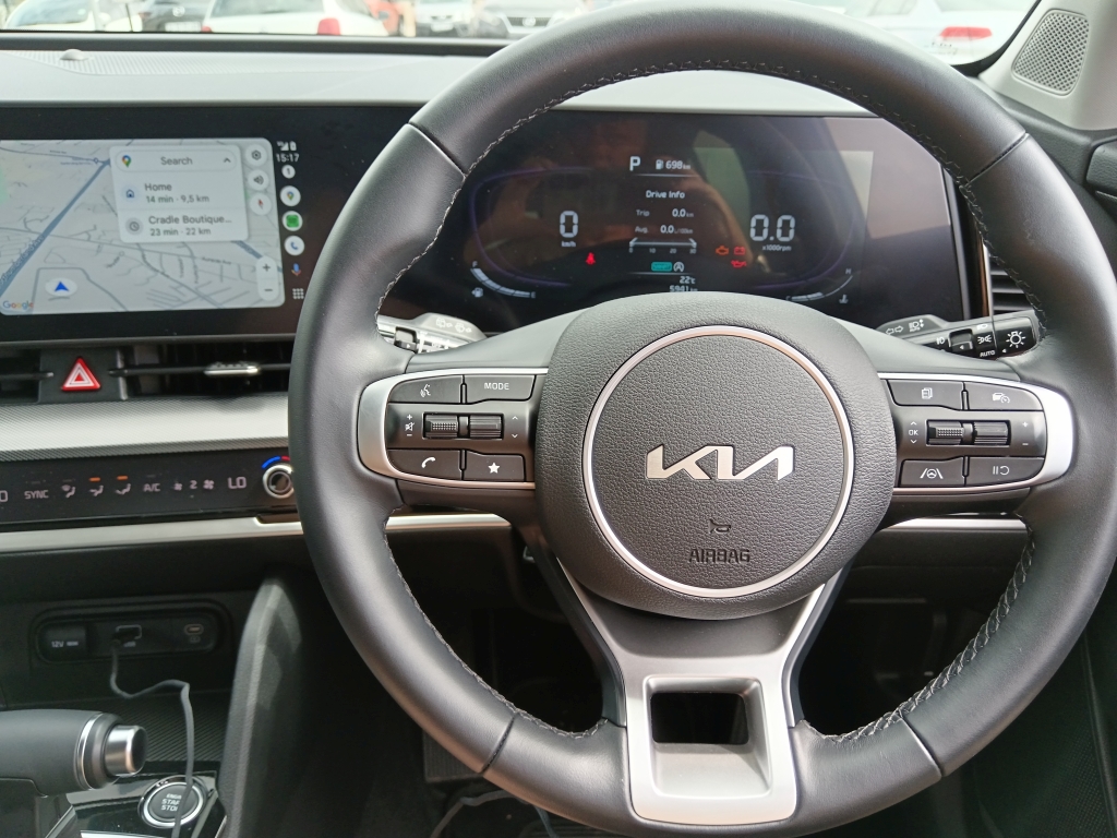 Steering wheel view of the Kia Sportage LX