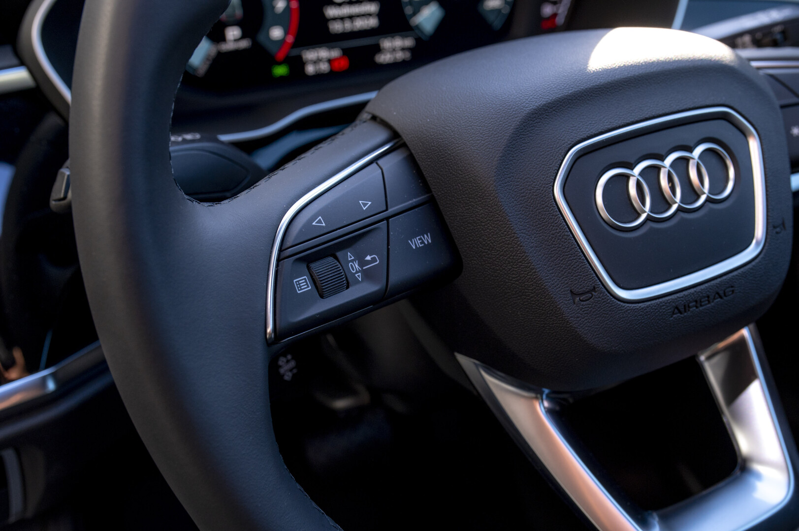 Audi Q3 diesel steering wheel detail