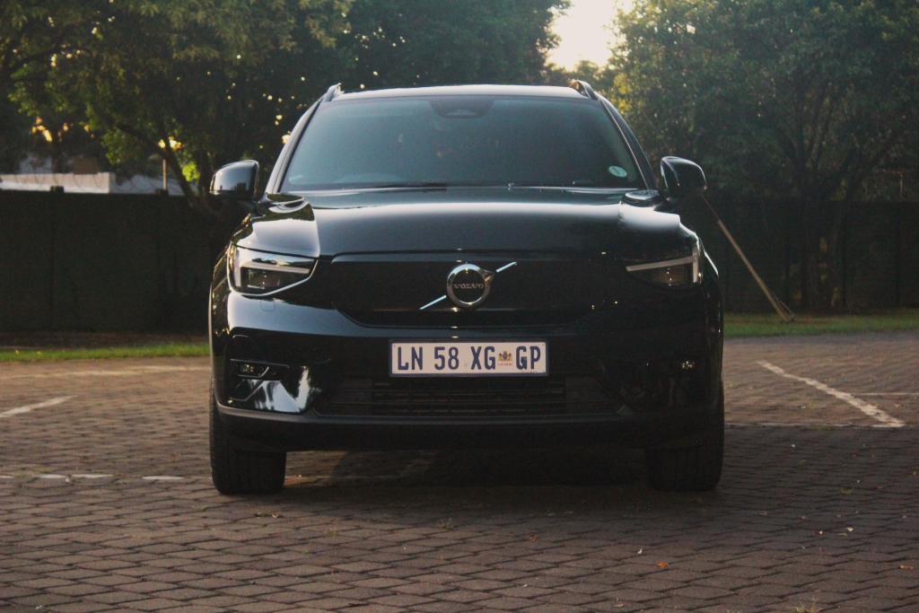 Front view of the grill on the new Volvo XC40 Recharge