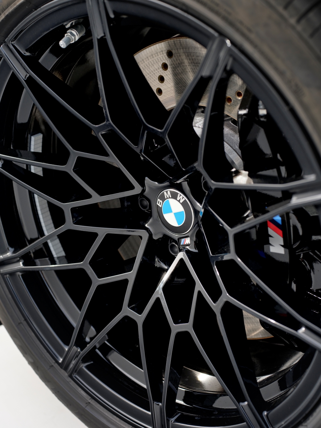 New Jetblack alloy wheels with a split-spoke design will be standard fare for the new G80 BMW M3 from Q4 2024.