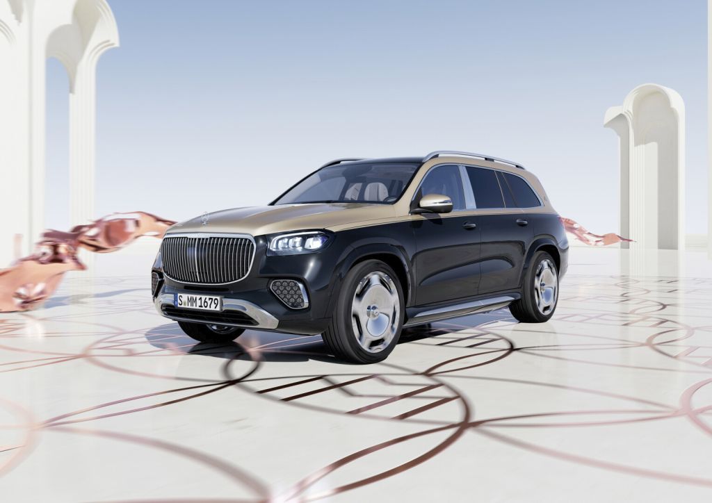 Front 3 quarter view of the new Mercedes-Maybach GLS