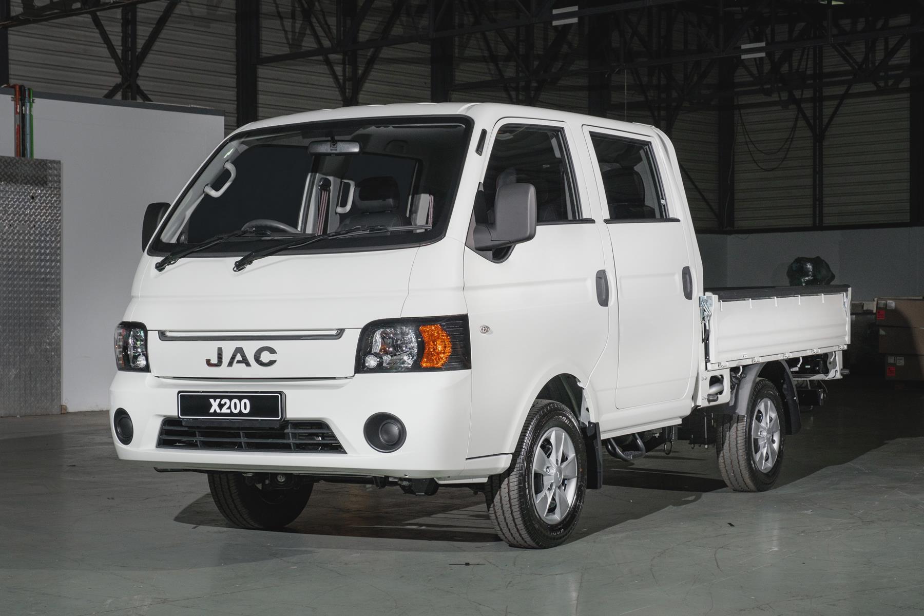 JAC X200 double cab front view